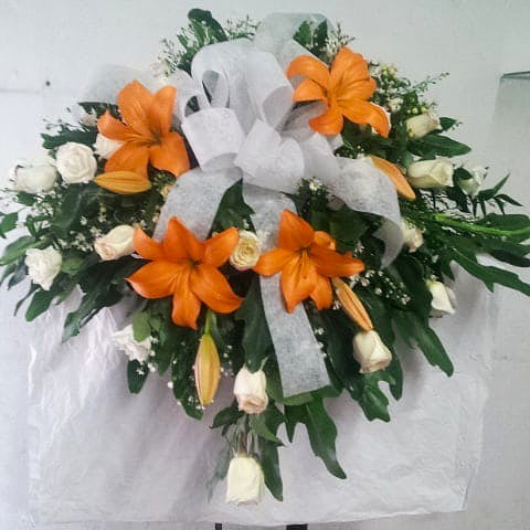 Cubre Caja Fúnebre Rosas y Lirios