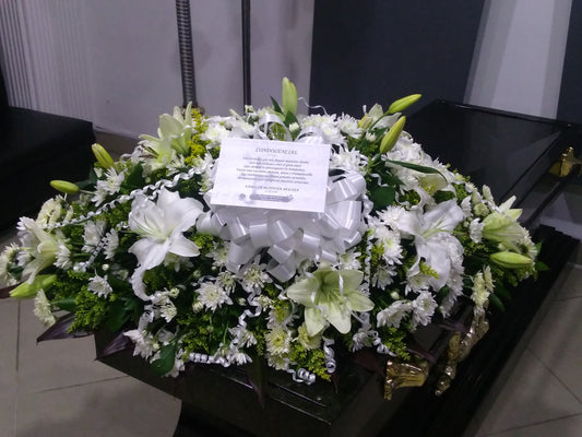 Cubre Caja Fúnebre Margaritas y Lirios