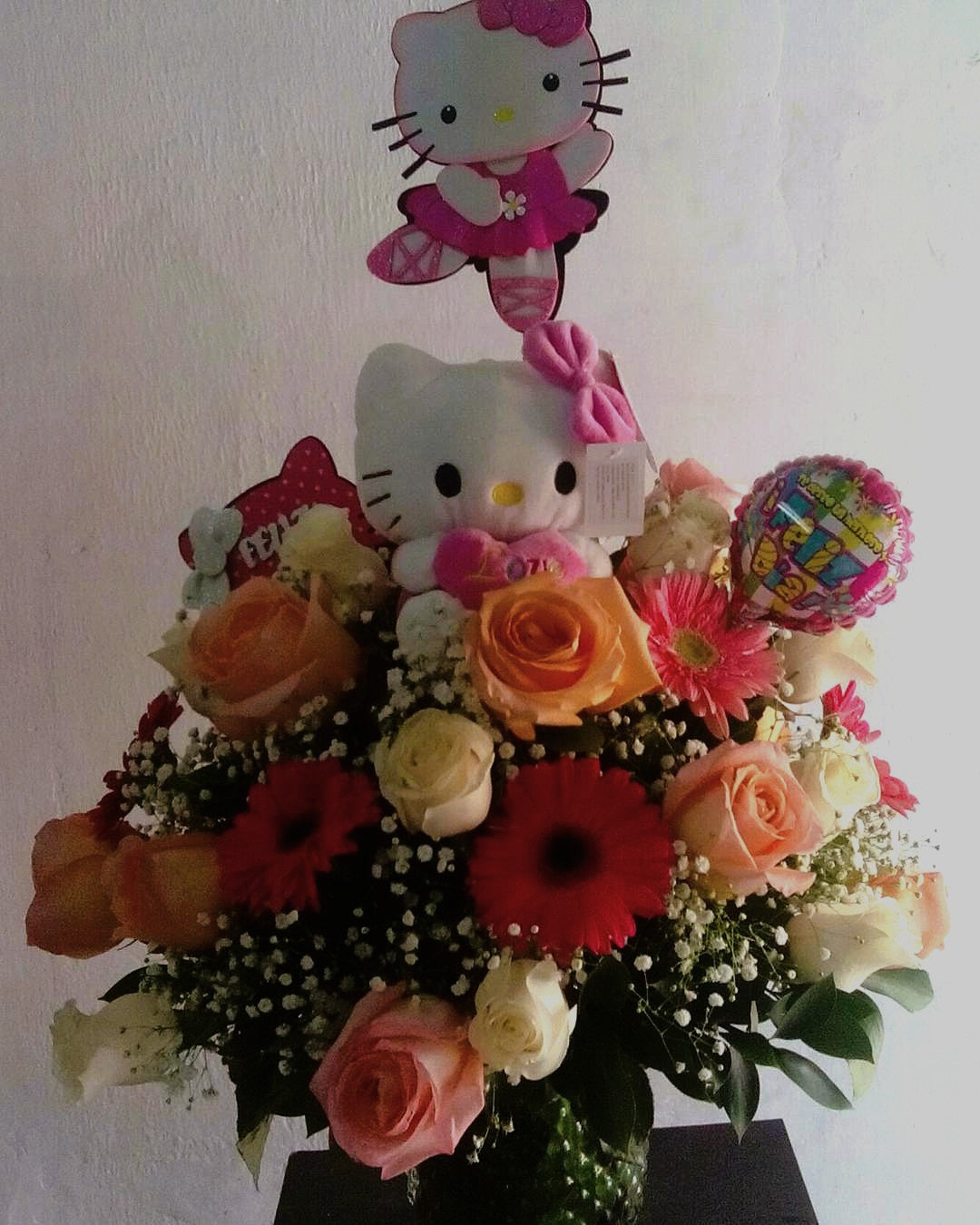 Florero Rosas, Gerberas y Peluche