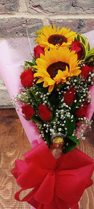 Ramillete Rosas y Girasoles