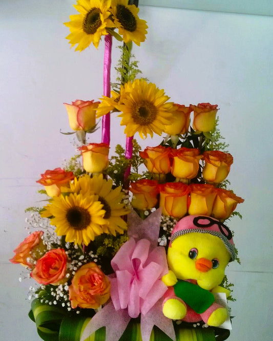 Ikebana Rosas, Girasoles y Peluche