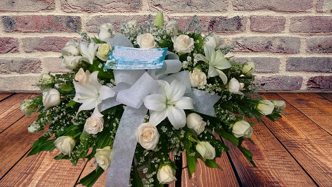Cubre Caja Fúnebre Rosas y Lirios