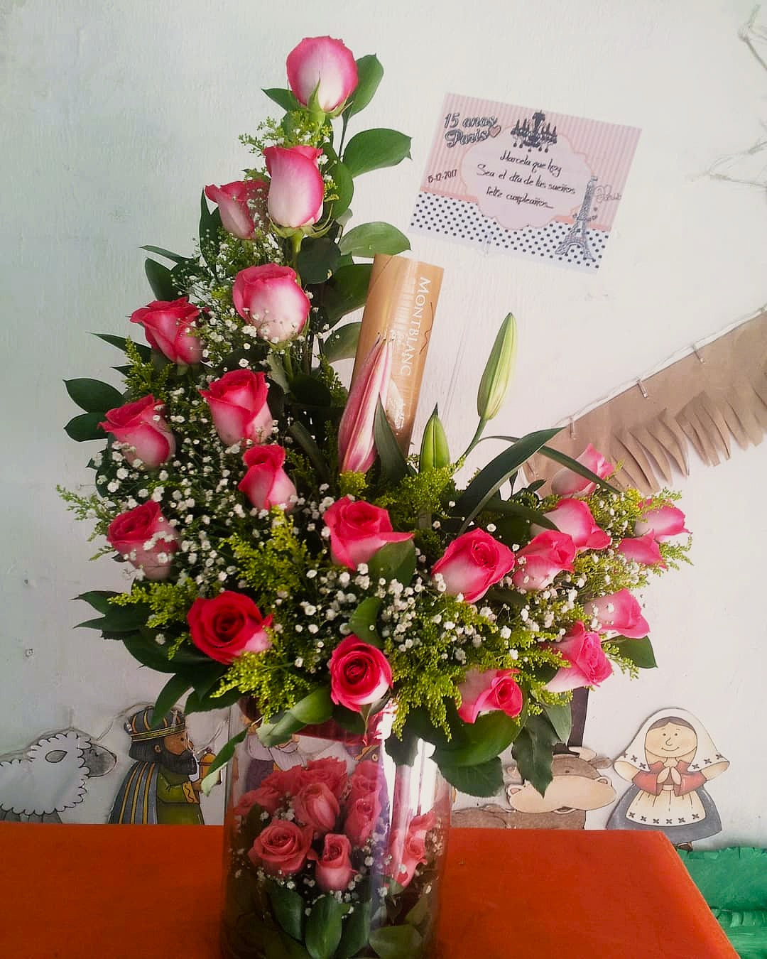 Media Luna Rosas, Lirios y Chocolates