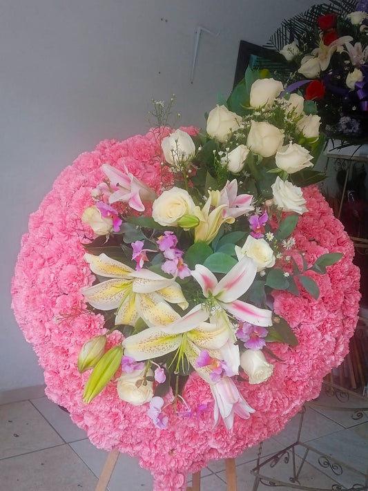 Corona Fúnebre Rosas, Lirios y Claveles