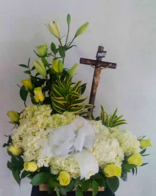Ramo Tradicional Fúnebre Hortensias, Rosas y Lirios