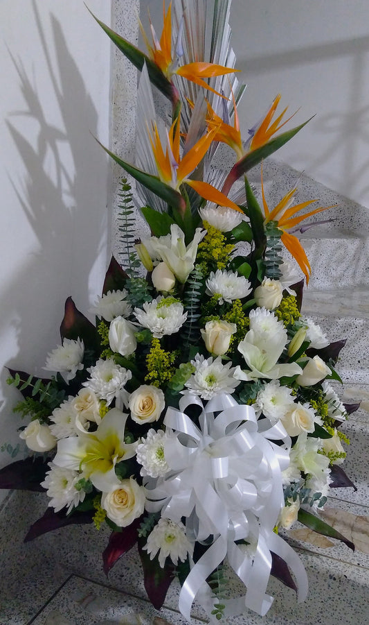 Ramo Tradicional Fúnebre Rosas y Cremón