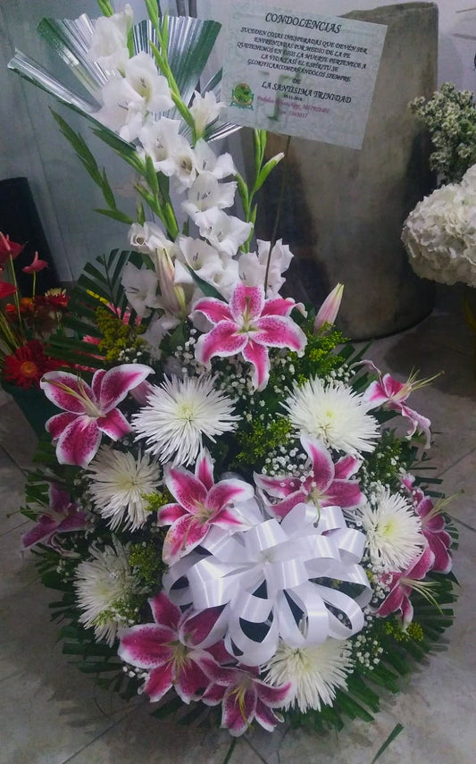 Ramo Tradicional Fúnebre Lirios y Fully