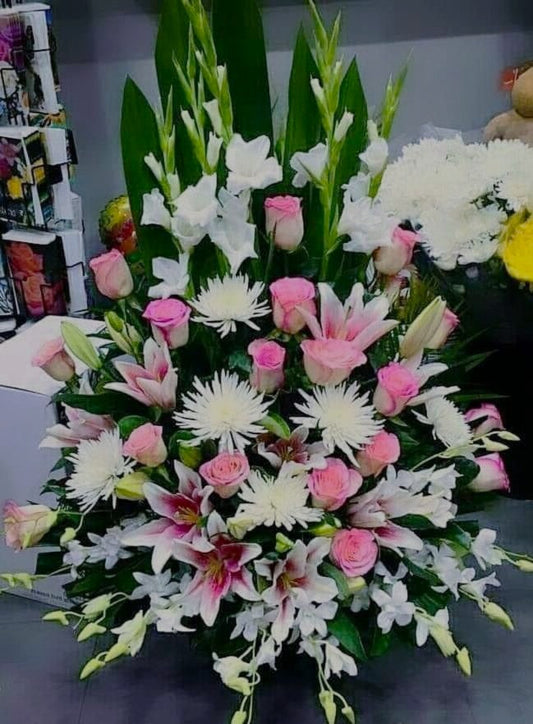Ramo Tradicional Fúnebre Rosas, Lirios y Gladiolas