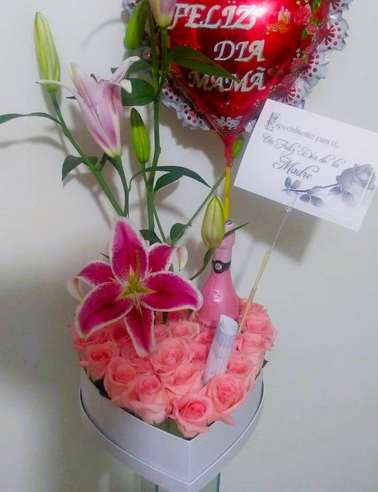 Caja Corazón Rosas, Lirios y Champaña